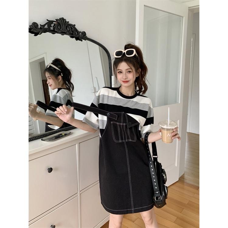 【RENA小舖 台灣現貨每天出】時髦假兩件拼接設計感拼色條紋明線寬松休閒短袖牛仔連衣裙【R20427】-細節圖4