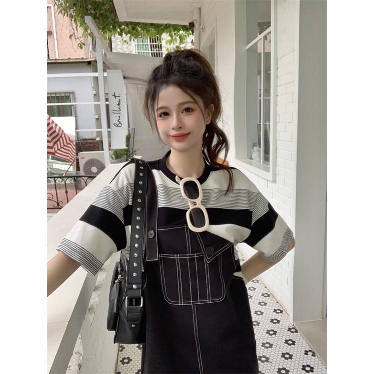 【RENA小舖 台灣現貨每天出】時髦假兩件拼接設計感拼色條紋明線寬松休閒短袖牛仔連衣裙【R20427】-細節圖7