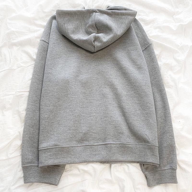 【RENA小舖 台灣現貨每天出】高品質面料口袋小熊貼標初秋水綠色連帽拉鍊寬鬆運動衛衣外套【R20690】-細節圖5