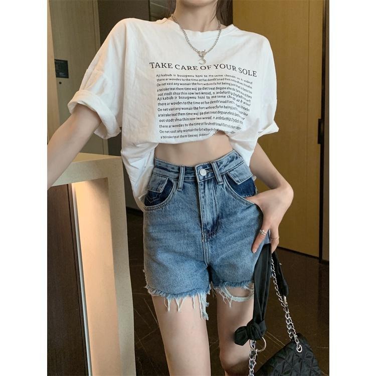 【RENA小舖 台灣現貨每天出】甜酷風辣妹毛邊流蘇設計感高腰顯瘦撞色口袋水洗百搭牛仔熱褲【R20357】-細節圖5