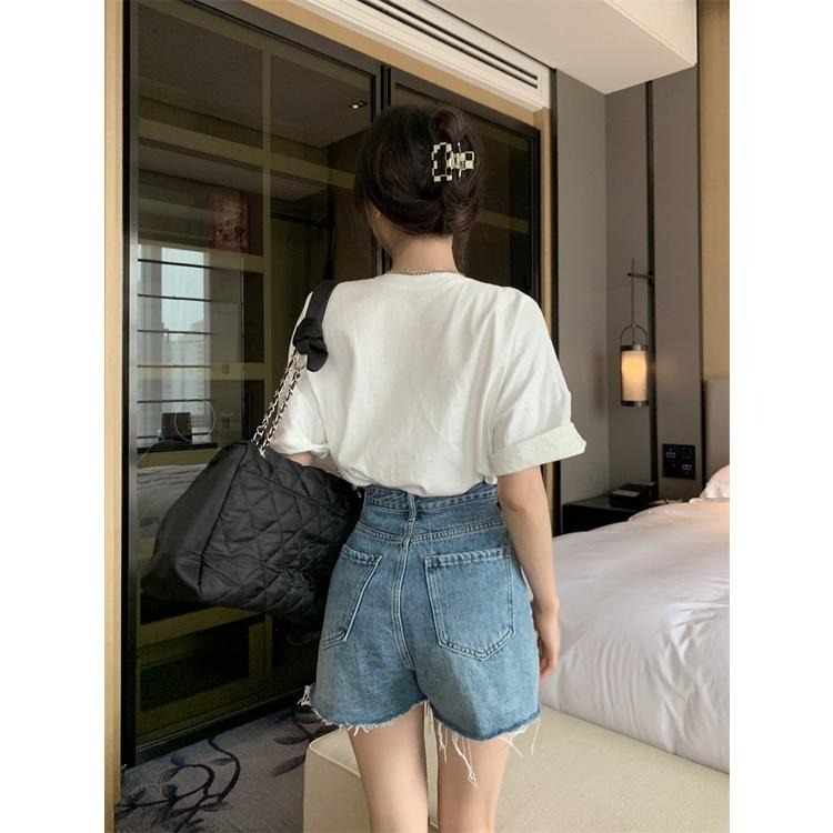 【RENA小舖 台灣現貨每天出】甜酷風辣妹毛邊流蘇設計感高腰顯瘦撞色口袋水洗百搭牛仔熱褲【R20357】-細節圖6