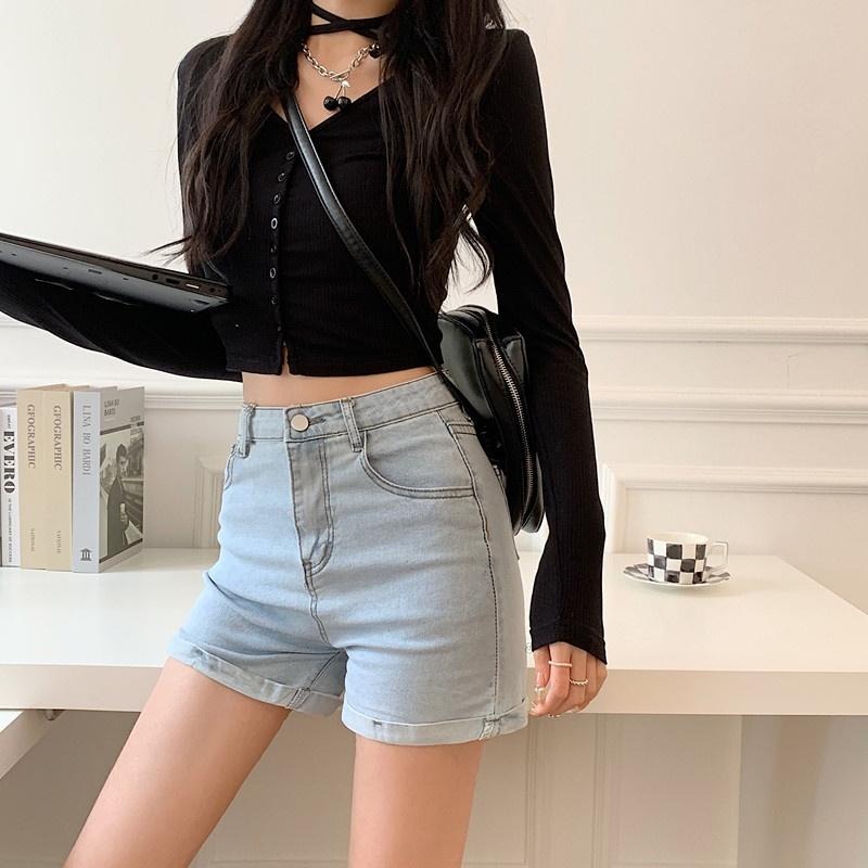 【RENA小舖 台灣現貨每天出】甜辣風復古水洗淺藍色夏季高腰彈力修身顯瘦百搭闊腿牛仔短褲【R19913】-細節圖5