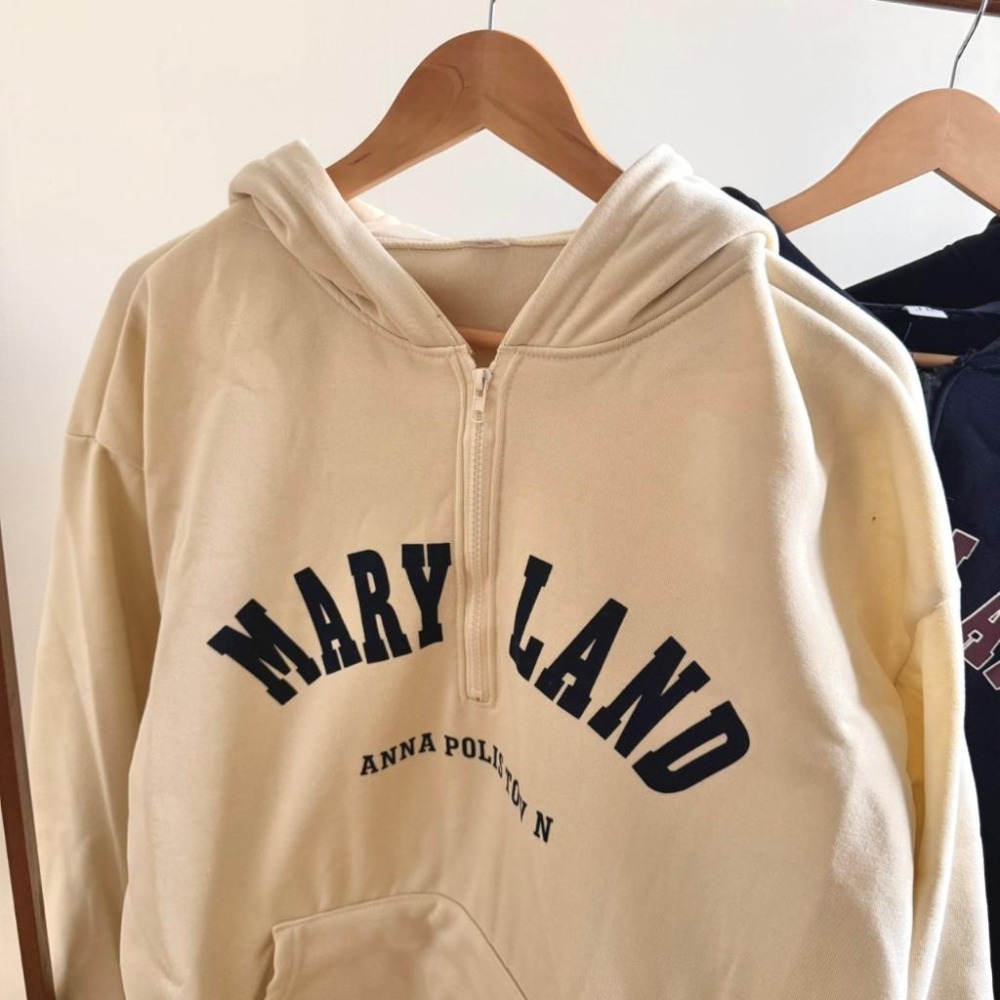 【RENA小舖 台灣現貨每天出】秋冬寬鬆慵懶刺繡字母半開拉鍊帽T/大學T/加絨上衣/休閒上衣【R22062】-細節圖9