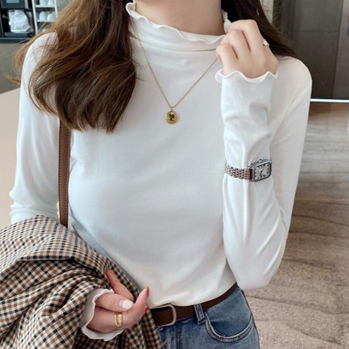 【RENA小舖 台灣現貨每天出】軟綿綿親膚木耳邊高領內搭上衣/穿搭必備/打底上衣/薄長袖/百搭上衣【R22035】-細節圖4