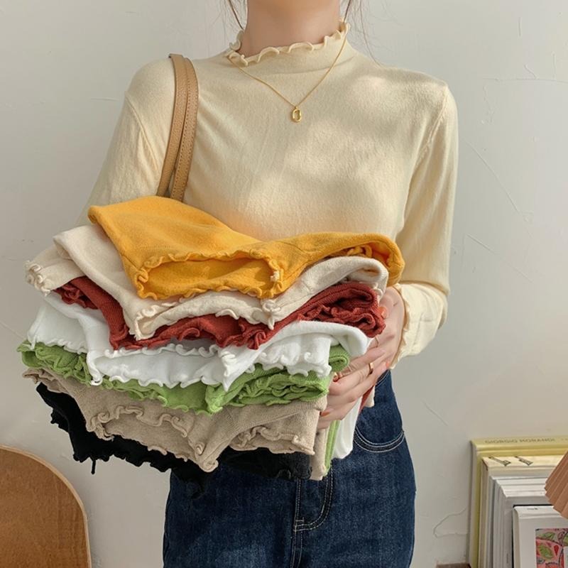 【RENA小舖 台灣現貨每天出】軟綿綿親膚木耳邊高領內搭上衣/穿搭必備/打底上衣/薄長袖/百搭上衣【R22035】-細節圖6