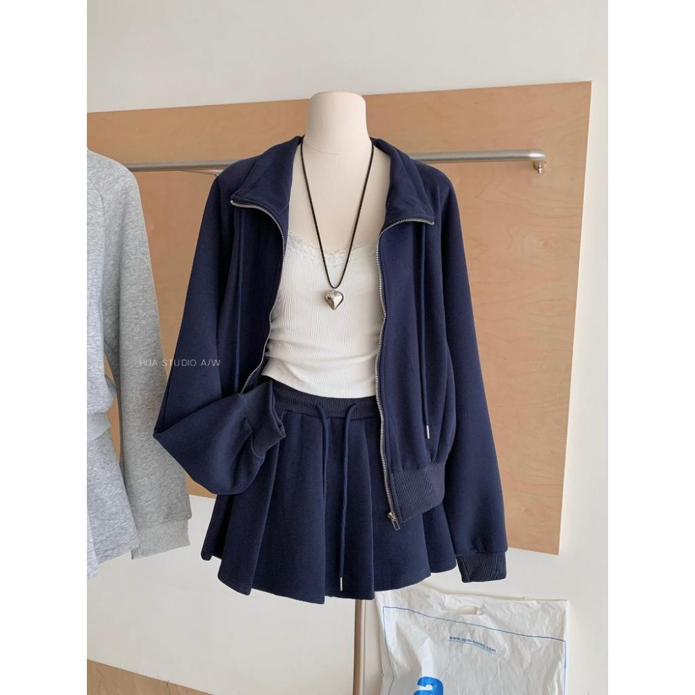 【RENA小舖 台灣現貨每天出】韓系立領外套百褶裙純棉套裝/小個子穿搭/裙裝套裝/百褶裙內有安全褲【R22053】-細節圖4