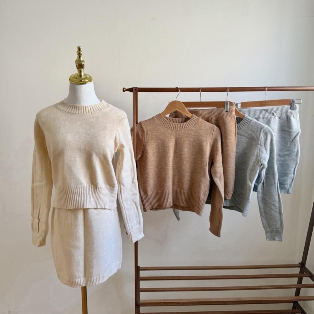 【RENA小舖 台灣現貨每天出】針織套裝/寬鬆毛衣/半身裙/韓版/休閒百搭/套裝/針織裙【R21893】-細節圖2