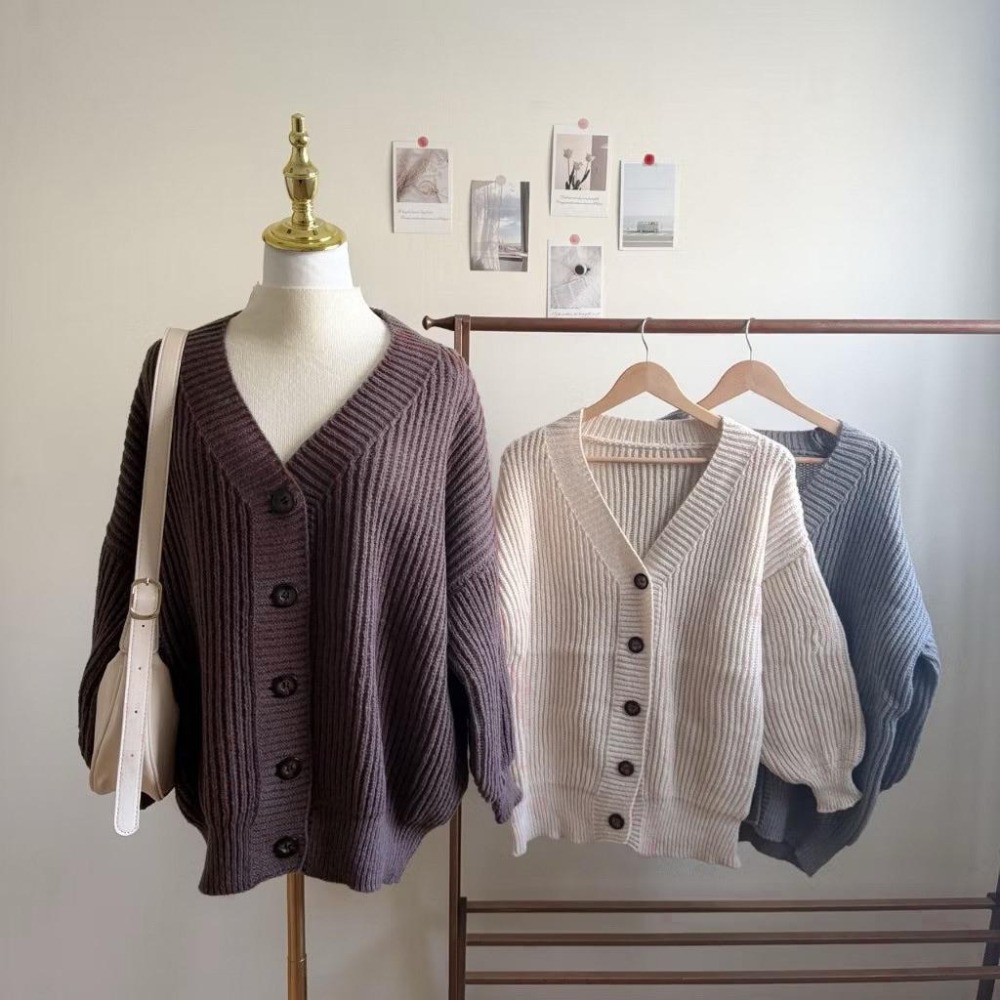 【RENA小舖 台灣現貨每天出】韓系歐膩 慵懶寬鬆百搭針織外套 簡約/溫柔/顯瘦/毛衣/長袖/針織外套【R22037】-細節圖8