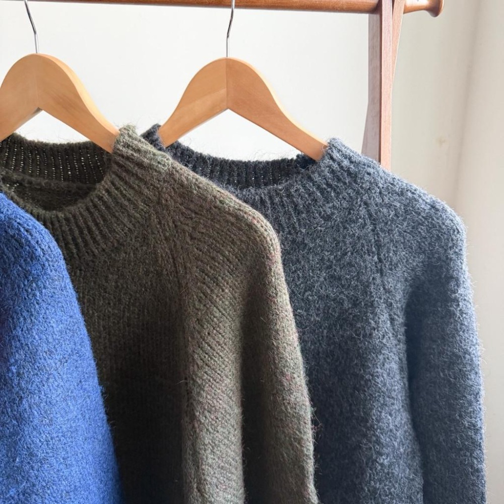 【RENA小舖 台灣現貨每天出】慵懶套頭針織毛衣/百搭氣質/純色寬鬆毛衣/繽紛可愛【R22055】-細節圖3