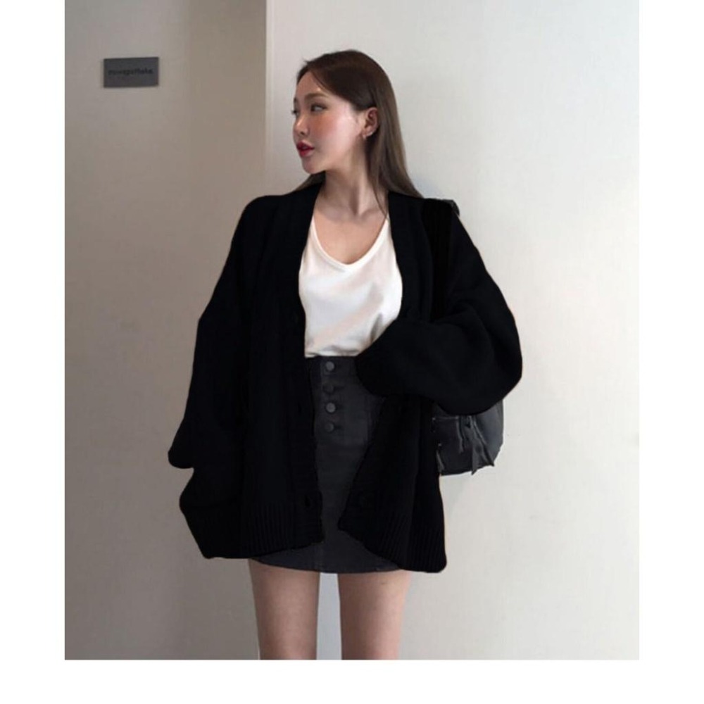 【RENA小舖 台灣現貨每天出】韓系溫柔歐膩💗｜復古V領針織外套_簡約/溫柔/毛衣/長袖/針織外套【R21063】-細節圖8