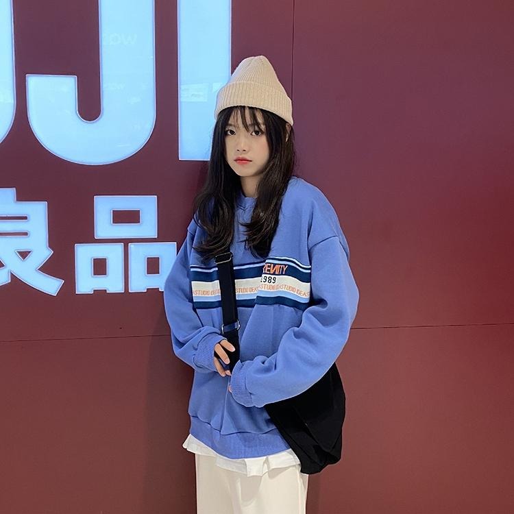 【RENA小舖 台灣現貨每天出】拚色字母刺繡大學T 加絨 衛衣 寬鬆 長袖T恤 大學T女 刷毛【R21682】-細節圖7