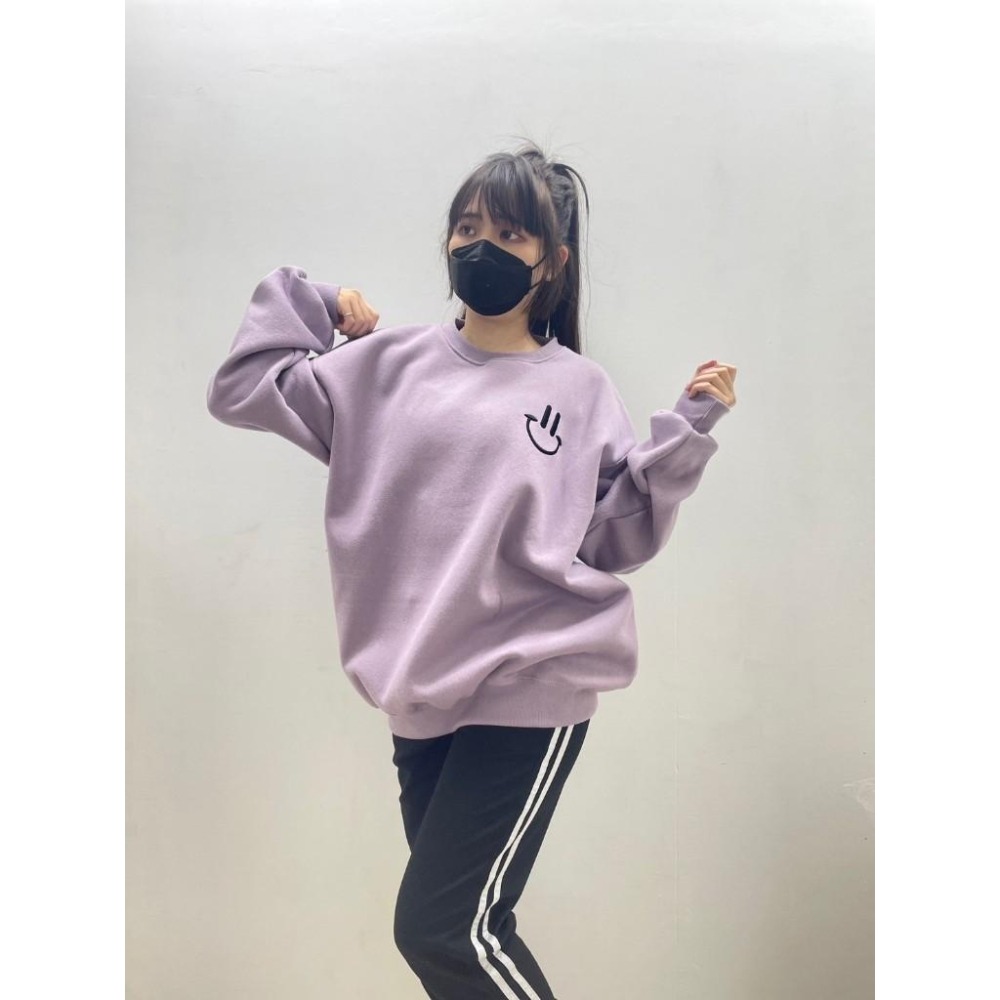 【RENA小舖 台灣現貨每天出】微笑圓領大學T 衛衣 秋冬 韓版 T恤 刷毛 保暖 男友上衣 情侶衣【Q1410】-細節圖5