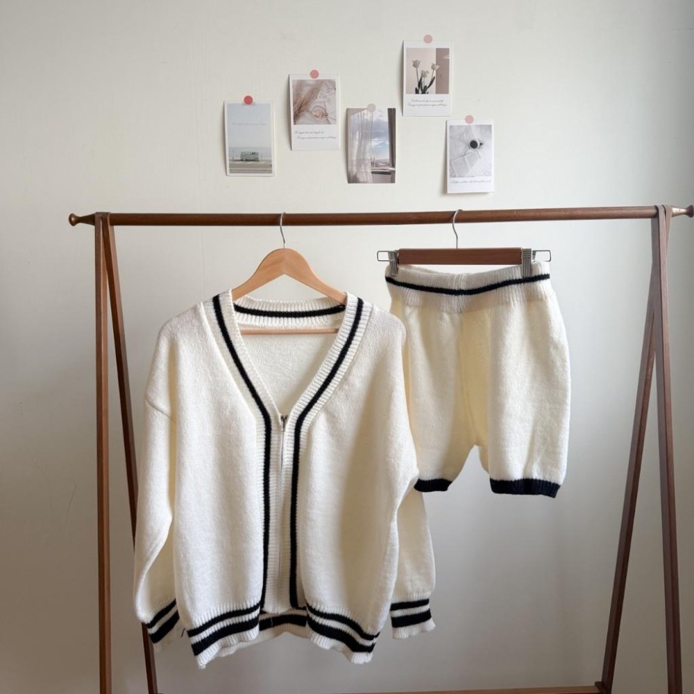 【RENA小舖 台灣現貨每天出】V領寬鬆撞色針織套裝/鬆緊短褲/韓版/休閒百搭/毛衣套裝【R22040】-細節圖7