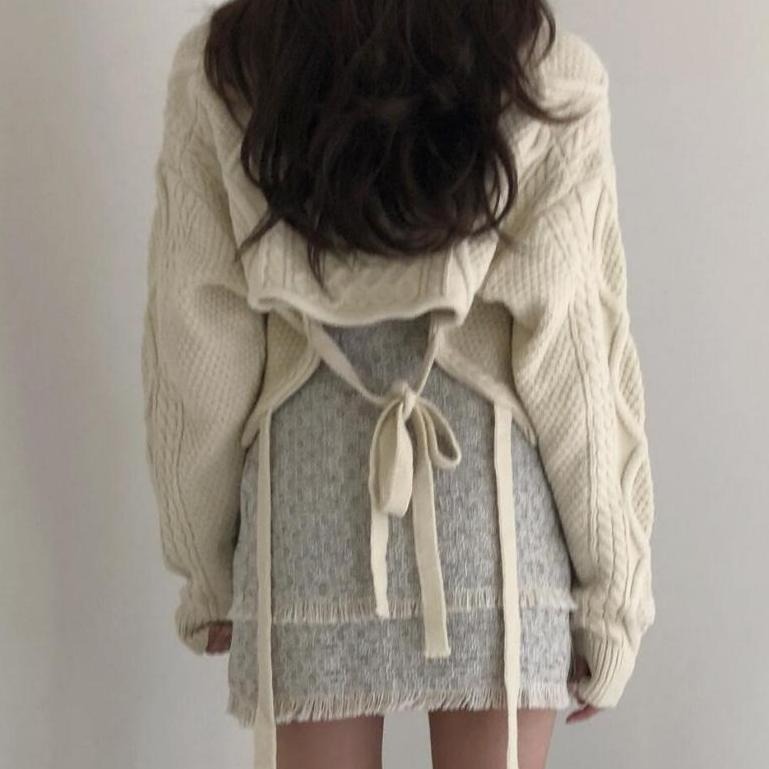 【RENA小舖 台灣現貨每天出】麻花慵懶後綁帶短款上衣/毛衣/韓版/休閒百搭【R22041】-細節圖2