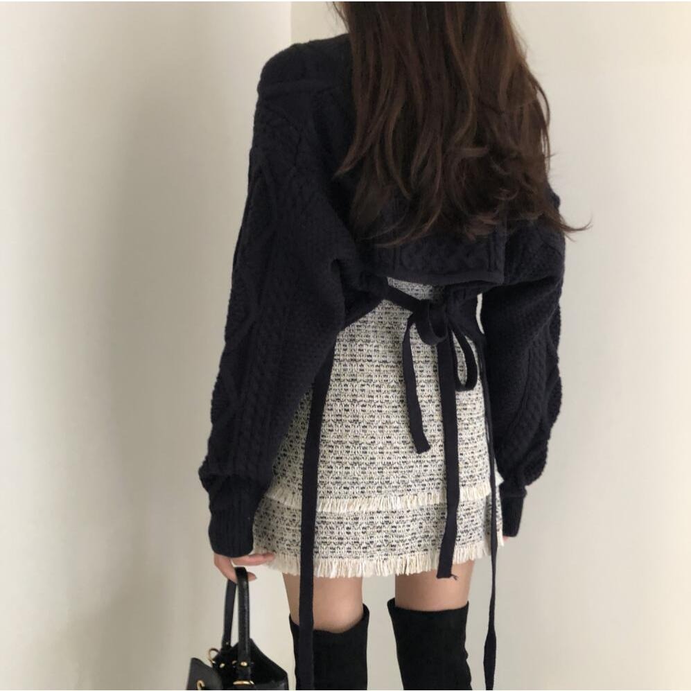 【RENA小舖 台灣現貨每天出】麻花慵懶後綁帶短款上衣/毛衣/韓版/休閒百搭【R22041】-細節圖7