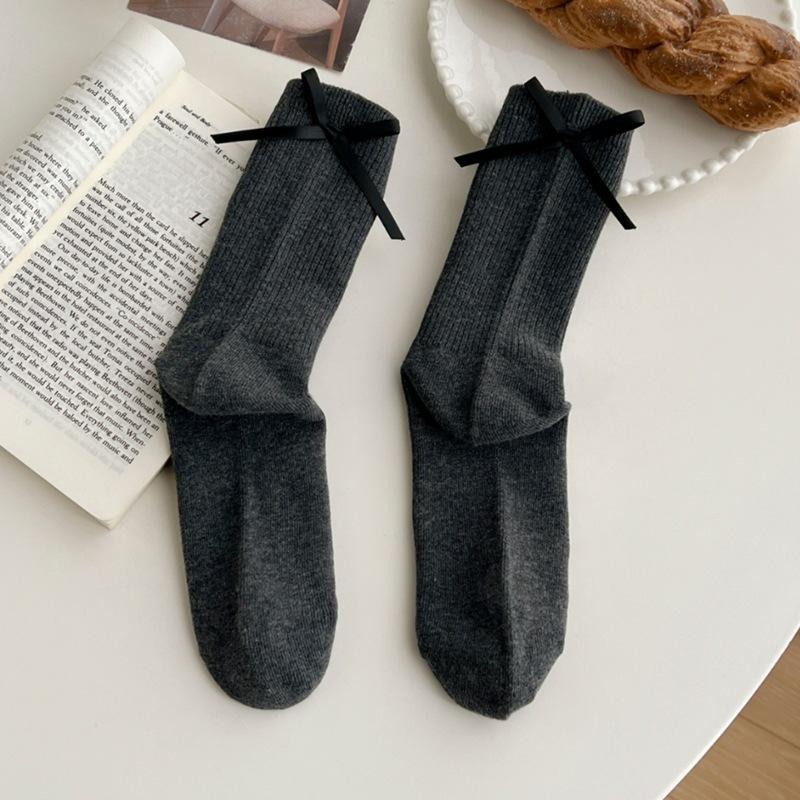 【RENA小舖 台灣現貨每天出】氣質可愛蝴蝶結中筒襪 | 日系/四季/簡約/配件/襪子/中筒襪【R22024】-細節圖5