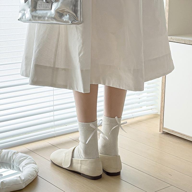 【RENA小舖 台灣現貨每天出】氣質可愛蝴蝶結中筒襪 | 日系/四季/簡約/配件/襪子/中筒襪【R22024】-細節圖7