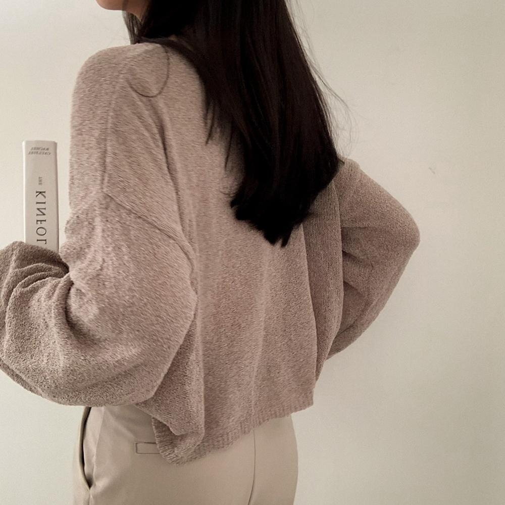 【RENA小舖 台灣現貨每天出】冰絲防曬罩衫/寬鬆慵懶針織衫/韓版V領罩衫/薄款針織上衣/防曬【R21911】-細節圖3