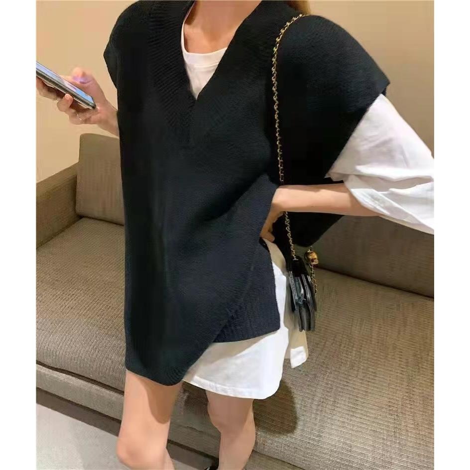 【RENA小舖 台灣現貨每天出】V領毛衣/素面毛衣/馬甲背心/針織背心/開岔馬甲/慵懶風/寬鬆針織【R21951】-細節圖2