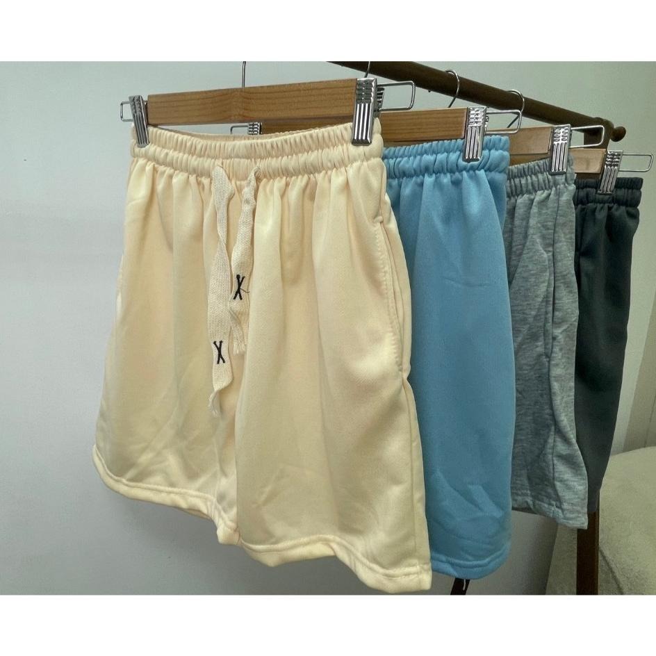 【RENA小舖 台灣現貨每天出】簡約休閒運動套裝 短袖上衣 短袖t恤 女裝 顯瘦 寬鬆上衣 短褲 褲子【R21752】-細節圖2