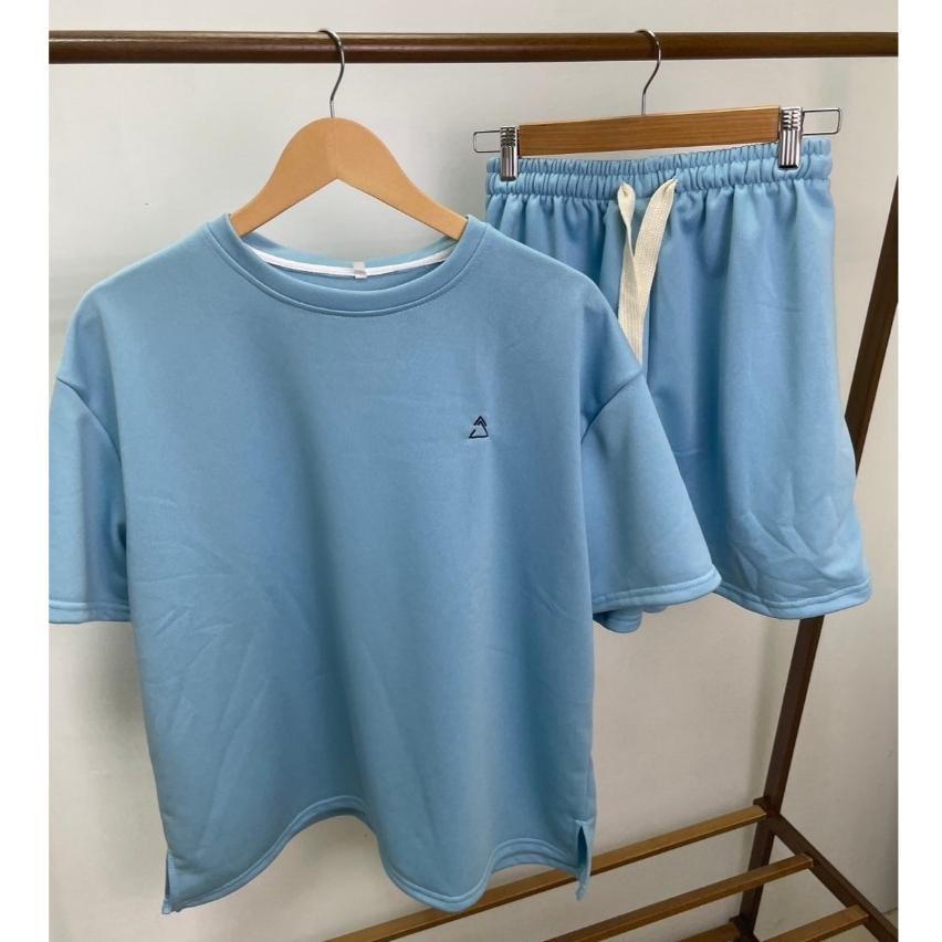 【RENA小舖 台灣現貨每天出】簡約休閒運動套裝 短袖上衣 短袖t恤 女裝 顯瘦 寬鬆上衣 短褲 褲子【R21752】-細節圖6