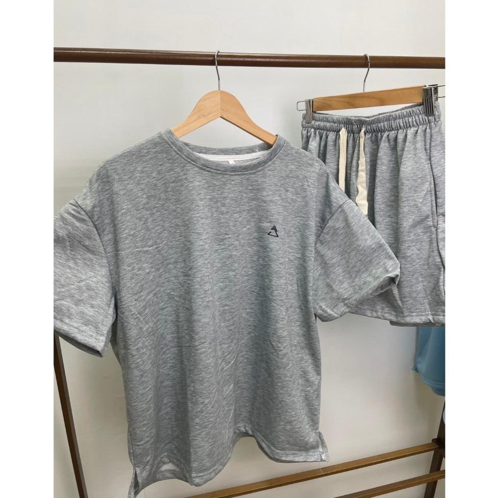 【RENA小舖 台灣現貨每天出】簡約休閒運動套裝 短袖上衣 短袖t恤 女裝 顯瘦 寬鬆上衣 短褲 褲子【R21752】-細節圖8