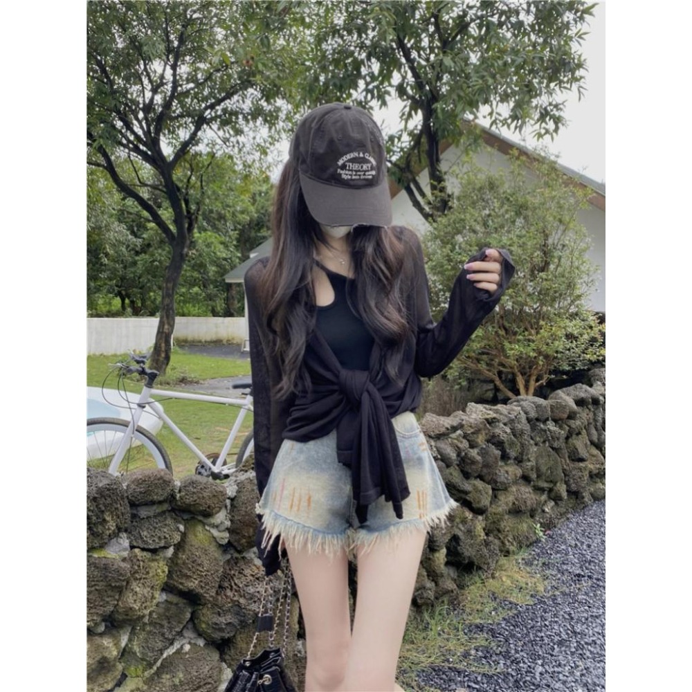 【RENA小舖 台灣現貨每天出】不規則針織防曬衫/顯瘦/素色/開衫/透膚/長袖/設計感/冰絲/涼感【R21798】-細節圖4