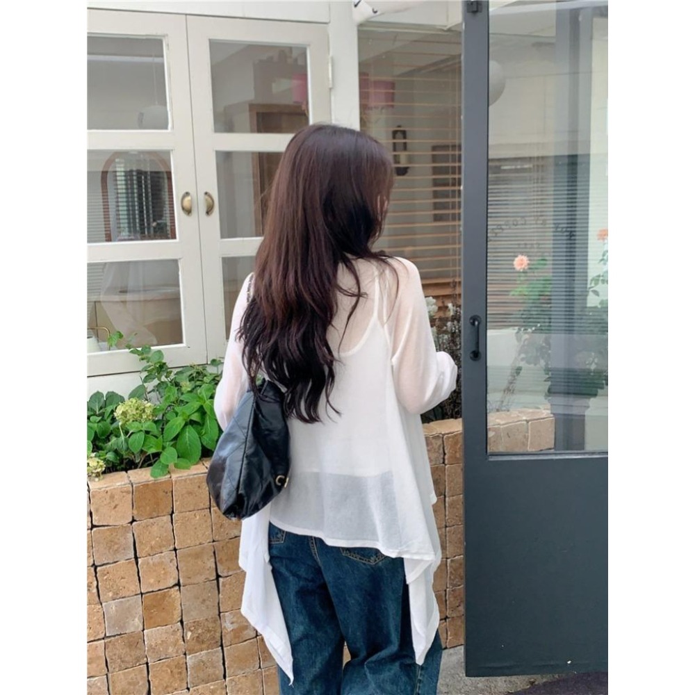 【RENA小舖 台灣現貨每天出】不規則針織防曬衫/顯瘦/素色/開衫/透膚/長袖/設計感/冰絲/涼感【R21798】-細節圖7