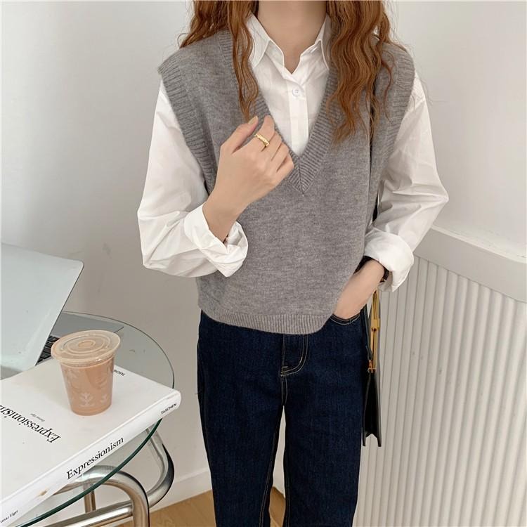 【RENA小舖 台灣現貨每天出】手感軟呼呼🕯｜V領針織背心_顯瘦/百搭/簡約/背心/針織/包色【R17103】-細節圖6