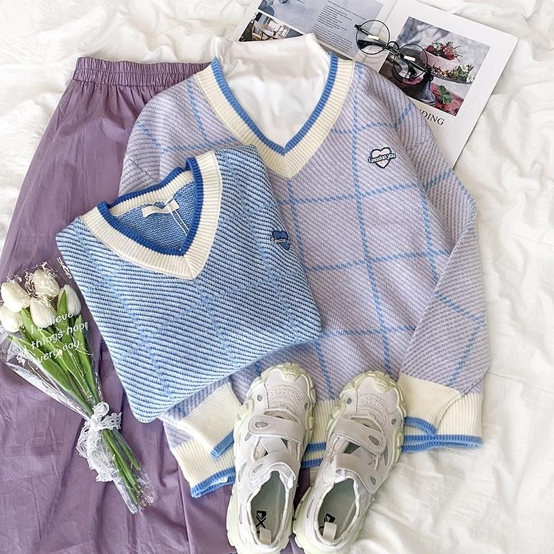 【RENA小舖 台灣現貨每天出】淡色格紋V領針織上衣_復古/慵懶/顯瘦/長袖/寬鬆/針織毛衣【R21052】-細節圖2