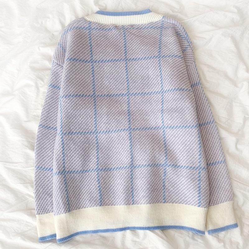 【RENA小舖 台灣現貨每天出】淡色格紋V領針織上衣_復古/慵懶/顯瘦/長袖/寬鬆/針織毛衣【R21052】-細節圖3