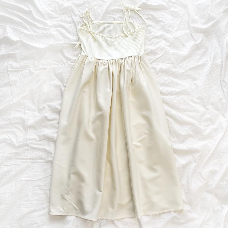 【RENA小舖 台灣現貨每天出】後鏤空露背綁帶設計短款西裝外套溫柔杏露肩高腰吊帶裙套裝【R19142】-細節圖4