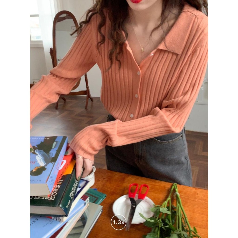 【RENA小舖 台灣現貨每天出】人手一件🤚｜翻領排扣針織開衫_百搭/條紋/顯瘦/修身/長袖/針織上衣【R19259】-細節圖5