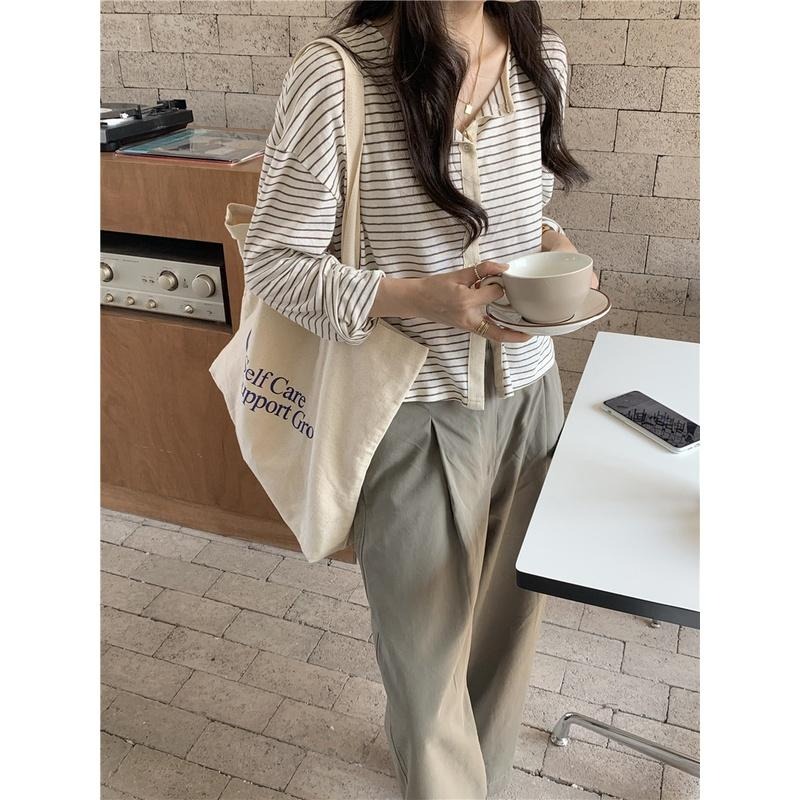 【RENA小舖 台灣現貨每天出】復古條紋少女圓領修身長袖開衫上衣工裝風墨綠休閒長褲套裝【R19049】-細節圖8