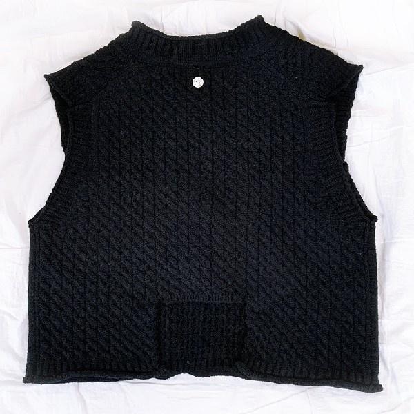 【RENA小舖 台灣現貨每天出】復古黑玫瑰油畫印花秋季翻領排扣寬鬆長袖襯衣鏤空針織馬甲【R20684】-細節圖3