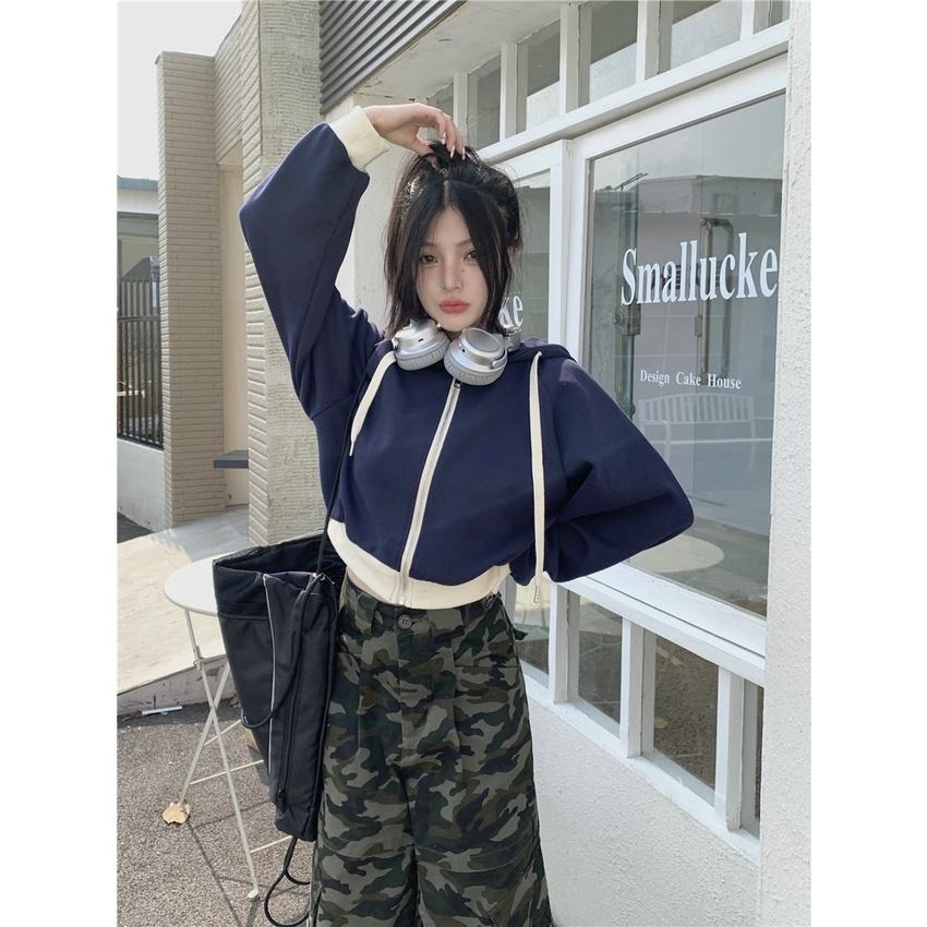 【RENA小舖 台灣現貨每天出】秋季顯白復古酒紅色小個子拼色寬鬆慵懶顯瘦短款連帽衛衣外套【R20836】-細節圖5