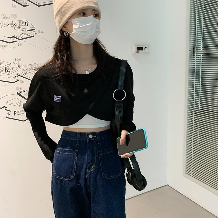 【RENA小舖 台灣現貨每天出】甜辣風不規則設計感短款露臍長袖衛衣 純色小吊帶背心套裝【R19847】-細節圖6