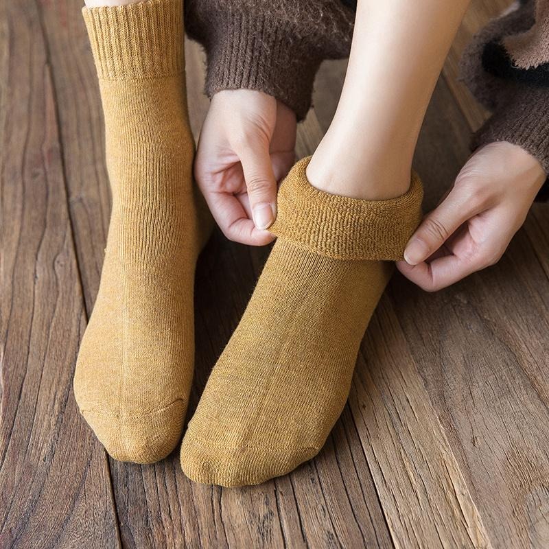 【RENA小舖 台灣現貨每天出】雪白世界的彩虹🌈｜保暖厚襪子_百搭/秋冬/多色/加厚/配件/襪子【R21194】-細節圖3