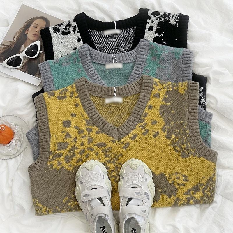 【RENA小舖 台灣現貨每天出】復古V領紮染撞色慵懶風寬鬆百搭顯瘦疊穿短款針織馬甲背心【R20640】-細節圖2