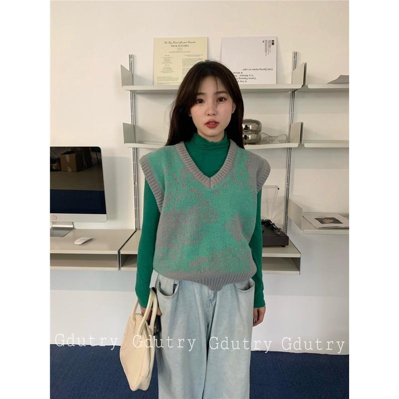 【RENA小舖 台灣現貨每天出】復古V領紮染撞色慵懶風寬鬆百搭顯瘦疊穿短款針織馬甲背心【R20640】-細節圖5