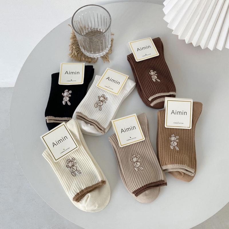 【RENA小舖 台灣現貨每天出】兔寶小屋🐰｜日系小兔中筒襪_秋冬/日系/可愛/刺繡/長襪/襪子【R21407】-細節圖3