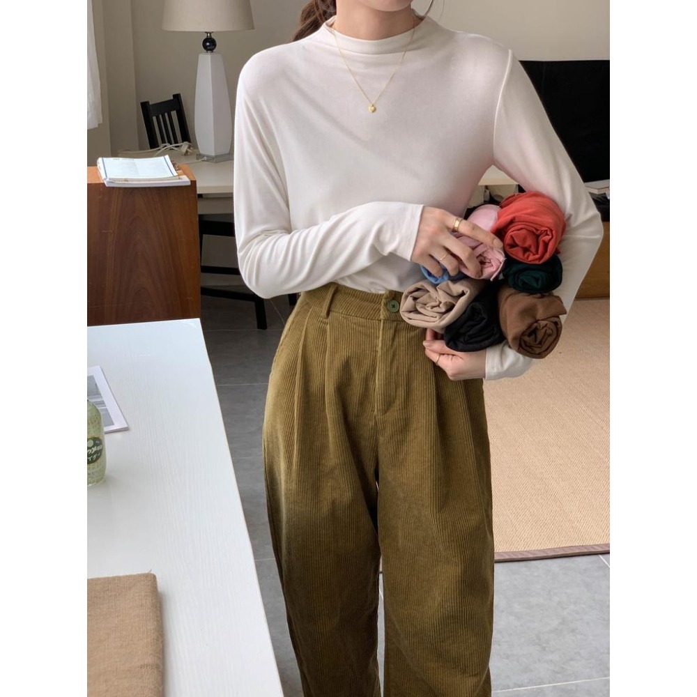 【RENA小舖 台灣現貨每天出】人手一件柔軟親膚百搭純色半高領修身顯瘦內搭長袖打底衫上衣【R20626】-細節圖3