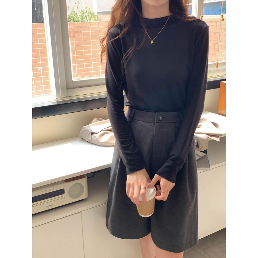 【RENA小舖 台灣現貨每天出】人手一件柔軟親膚百搭純色半高領修身顯瘦內搭長袖打底衫上衣【R20626】-細節圖7