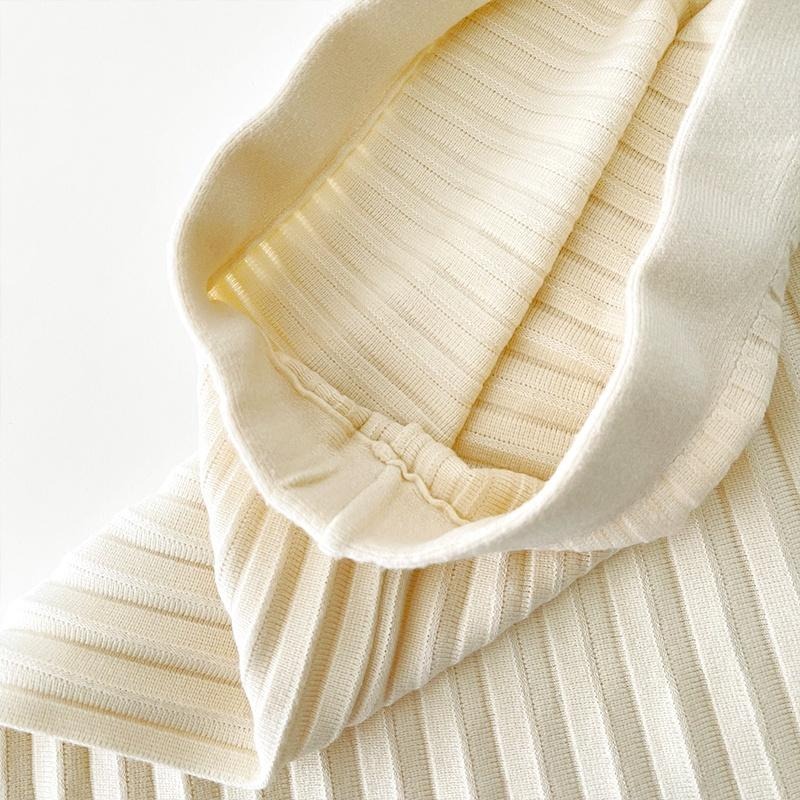 【RENA小舖 台灣現貨每天出】氣質英倫風卡其色風衣外套秋冬高腰顯瘦針織半身裙上衣套裝【R20630】-細節圖9