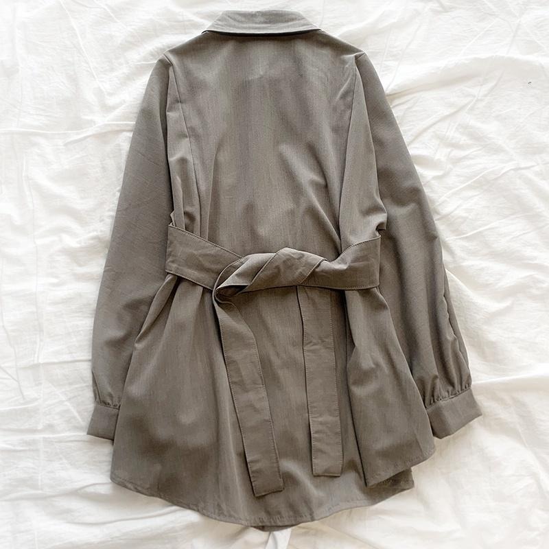 【RENA小舖 台灣現貨每天出】RENA小眾氣質交叉寬腰帶韓系翻領排扣中長款襯衫闊腿短褲套裝【R20584】-細節圖4