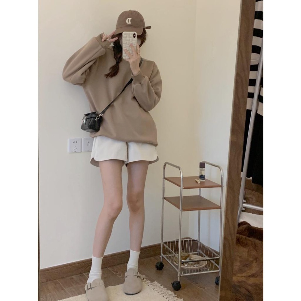 【RENA小舖 台灣現貨每天出】｜大地色加絨大學T_大地色/加絨/秋冬/百搭/寬鬆/大學T【R21051】-細節圖4