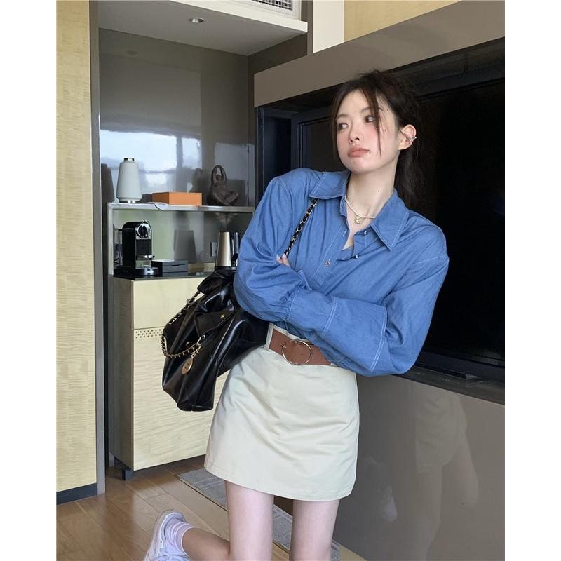 【RENA小舖 台灣現貨每天出】舒適天絲設計感氣質藍色牛仔長袖襯衫+配腰帶半身裙褲套裝【R20783】-細節圖6