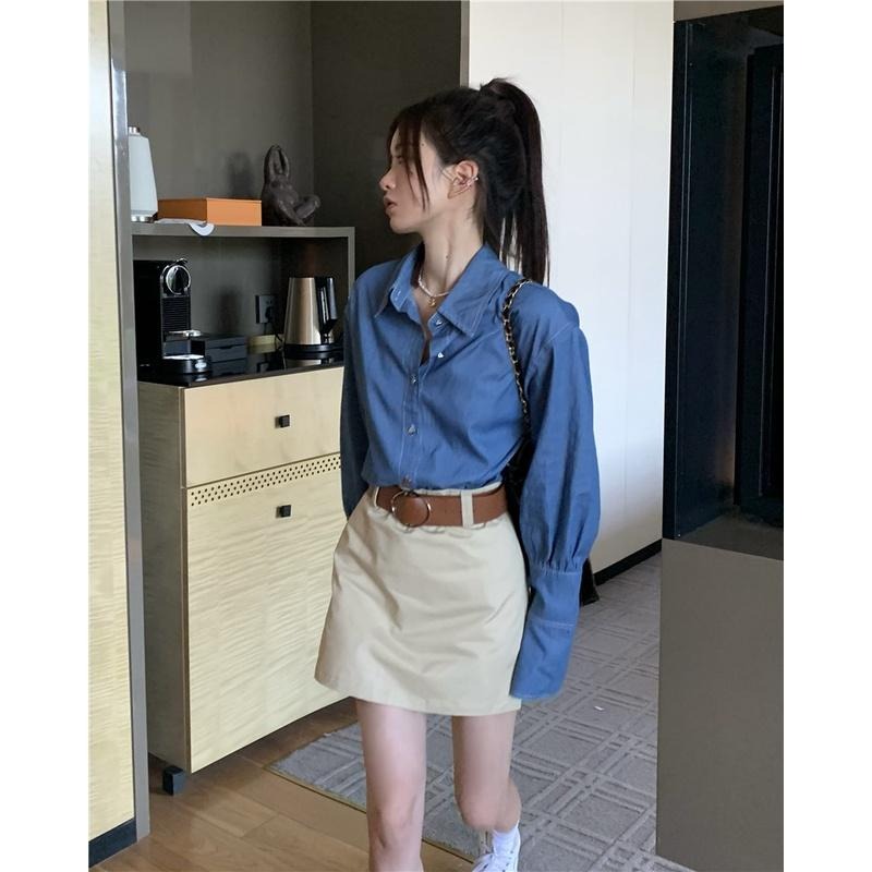 【RENA小舖 台灣現貨每天出】舒適天絲設計感氣質藍色牛仔長袖襯衫+配腰帶半身裙褲套裝【R20783】-細節圖7