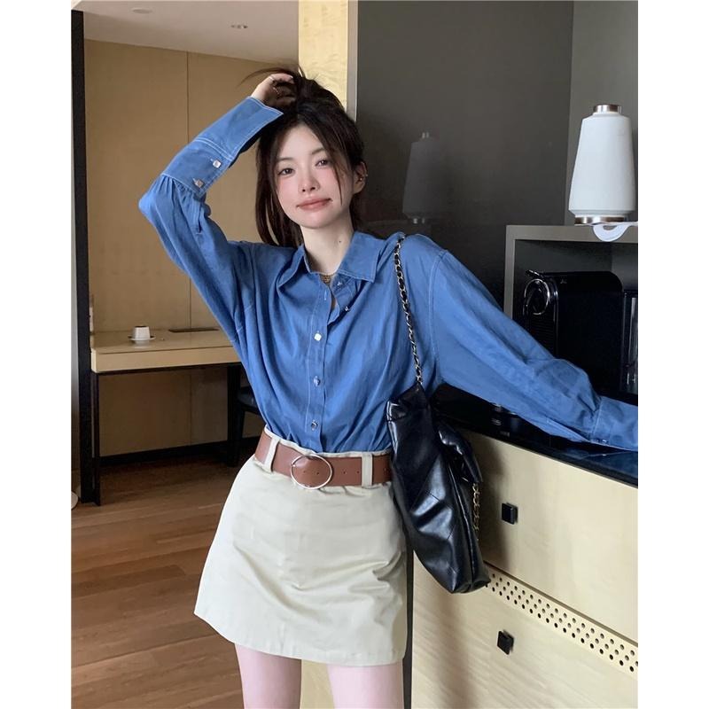 【RENA小舖 台灣現貨每天出】舒適天絲設計感氣質藍色牛仔長袖襯衫+配腰帶半身裙褲套裝【R20783】-細節圖9