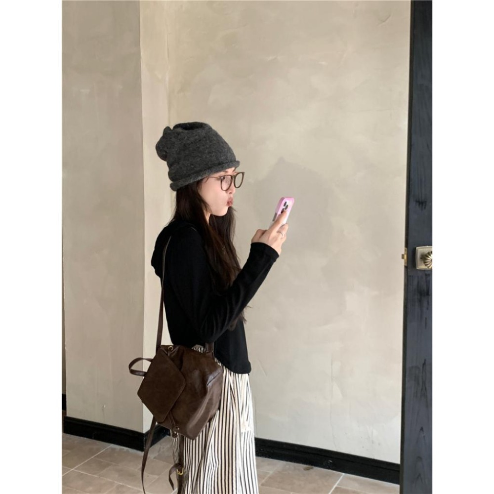 【RENA小舖 台灣現貨每天出】修身帽T 帽T女 連帽T 素色帽T 素色 純色 簡約【R21659】-細節圖8